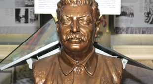 Stalin bronze bust